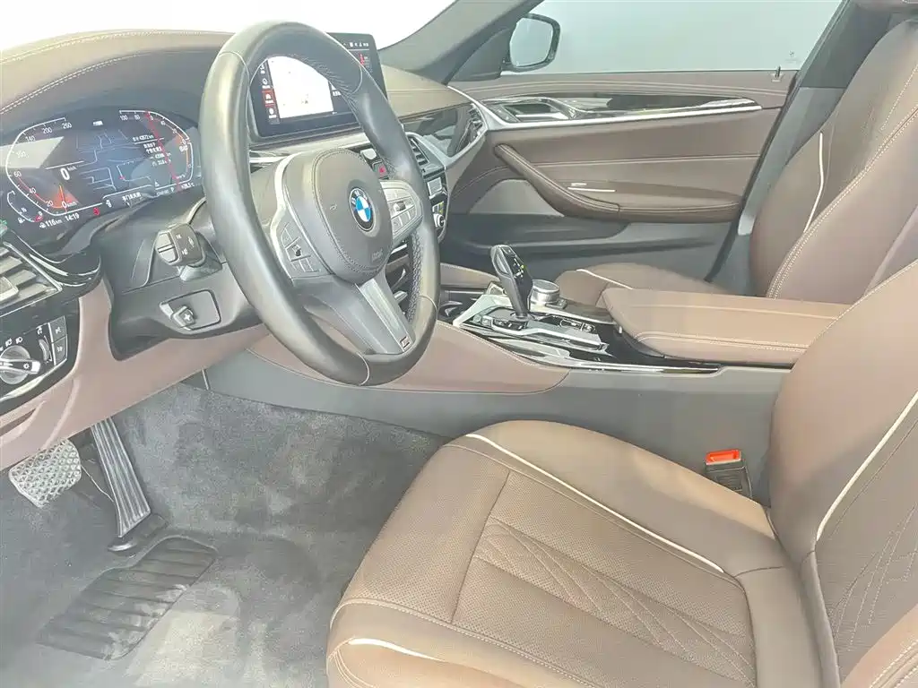 BMW 5 Series 2022 Model Second Facelift 525Li M Sport Package фото 10