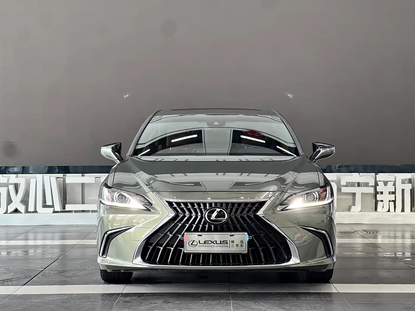 Фото 2 - Lexus ES