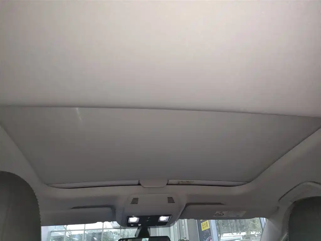 Volkswagen Golf 2023 Facelift 280TSI DSG Pro фото 8
