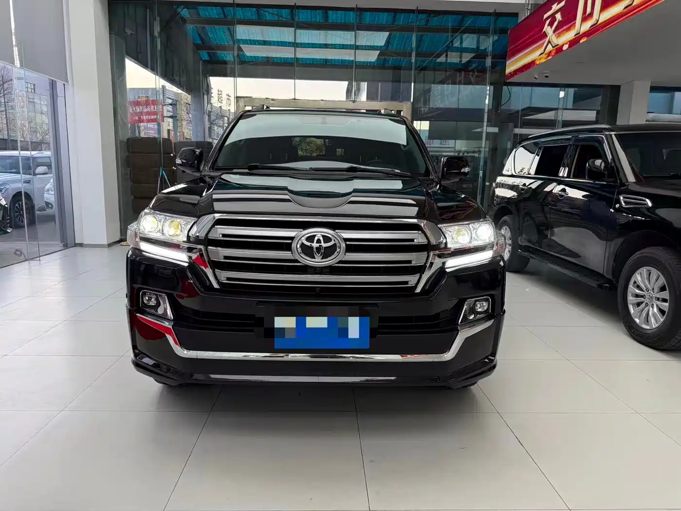 Toyota Land Cruiser (Import) 2015 4.0L V6 Middle East Limited Edition фото 2
