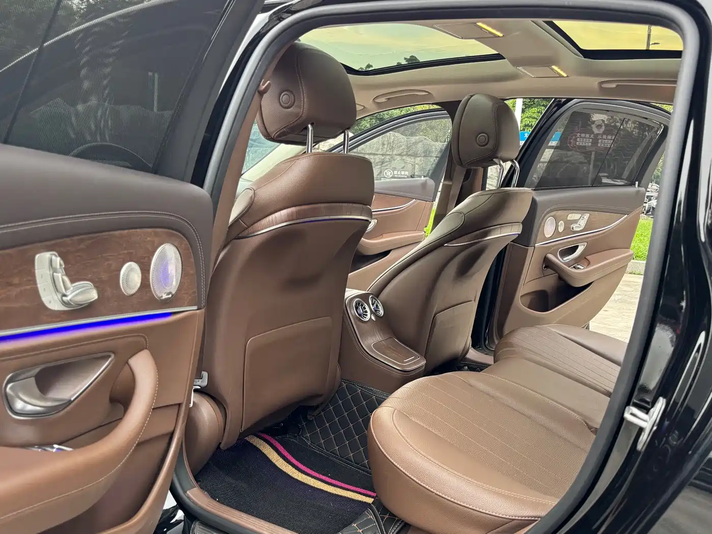 Mercedes-Benz E-Class, миниатюра 8