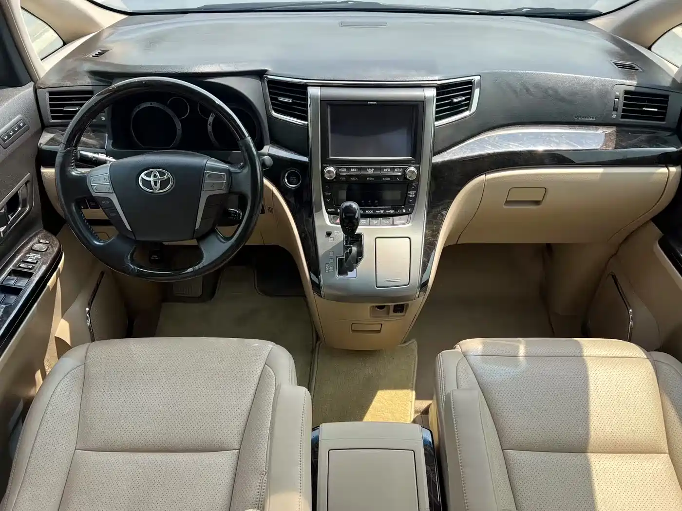 Toyota Alphard 2012 3.5L Luxury Edition фото 10