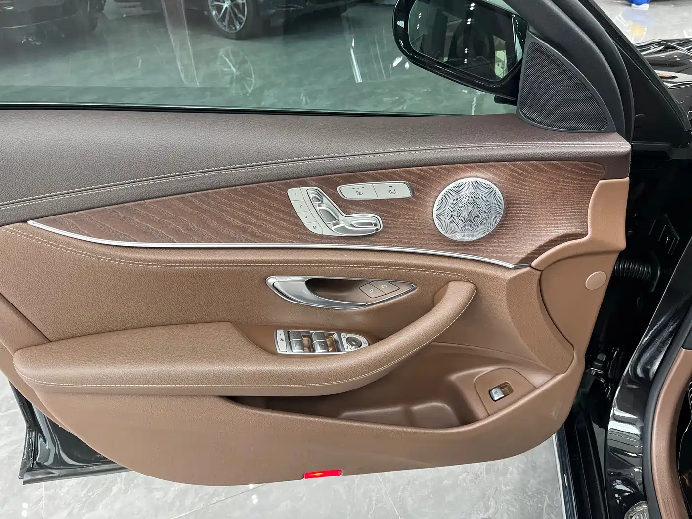 Mercedes-Benz E-Class 2021 E 300 L Luxury фото 3