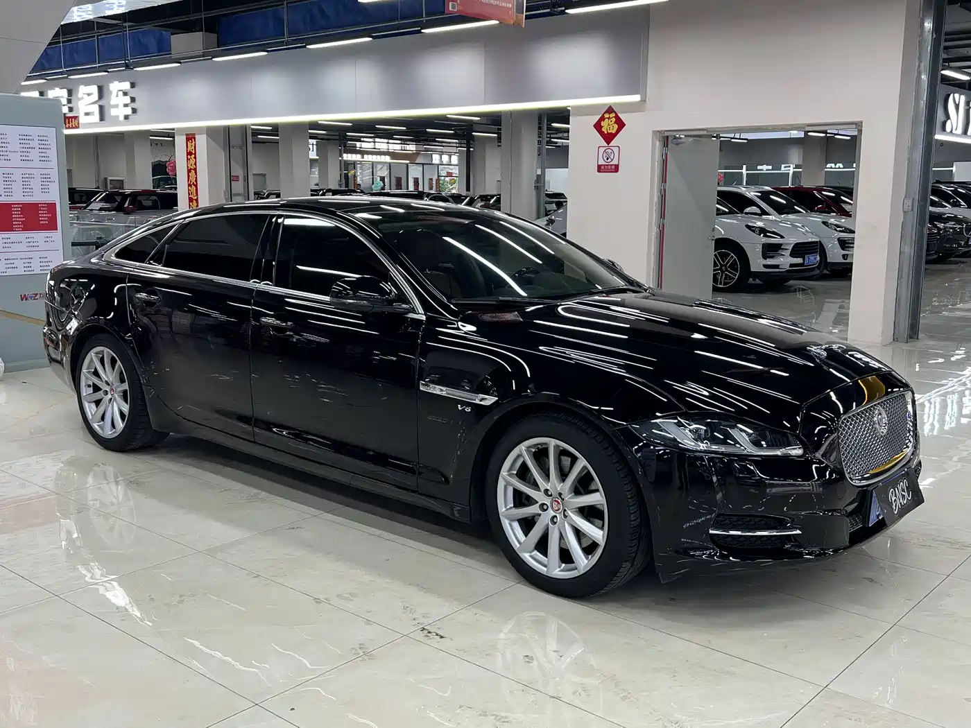 Jaguar XJ 2014 XJL 3.0 SC 4WD Premium Business Edition фото 4