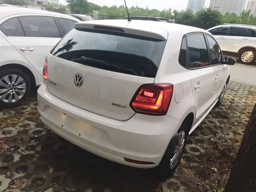 Volkswagen Polo 2016 1.4L Manual Trend фото 7