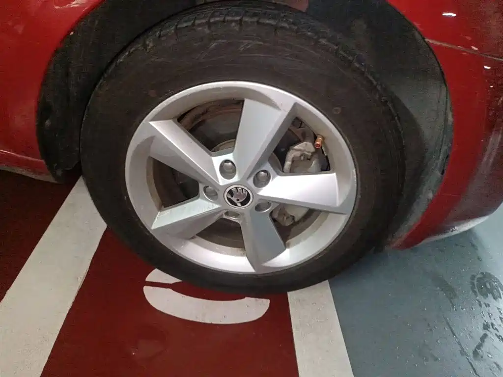 Škoda Octavia 2015 1.6L Automatic逸杰版 фото 23