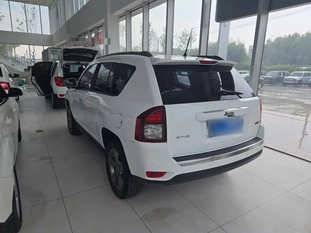 Jeep Compass (Import) 2014 2014 Facelift 2.4L 4WD Comfort Edition