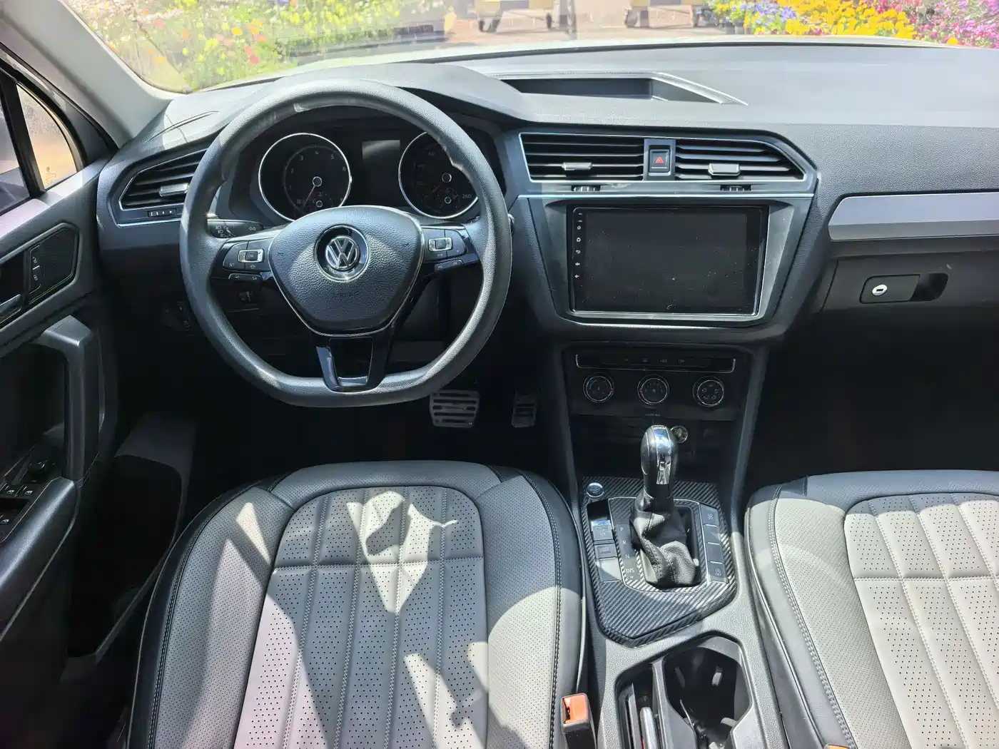 Volkswagen Tiguan L 2019 330TSI Automatic 2WD Trend Edition China VI фото 12