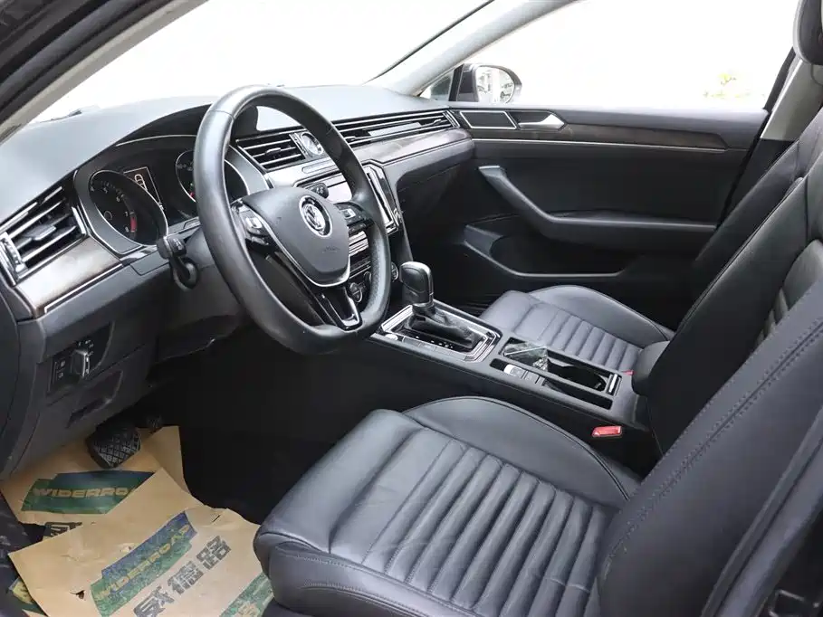 Volkswagen Magotan 2019 330TSI DSG Luxury China V фото 12