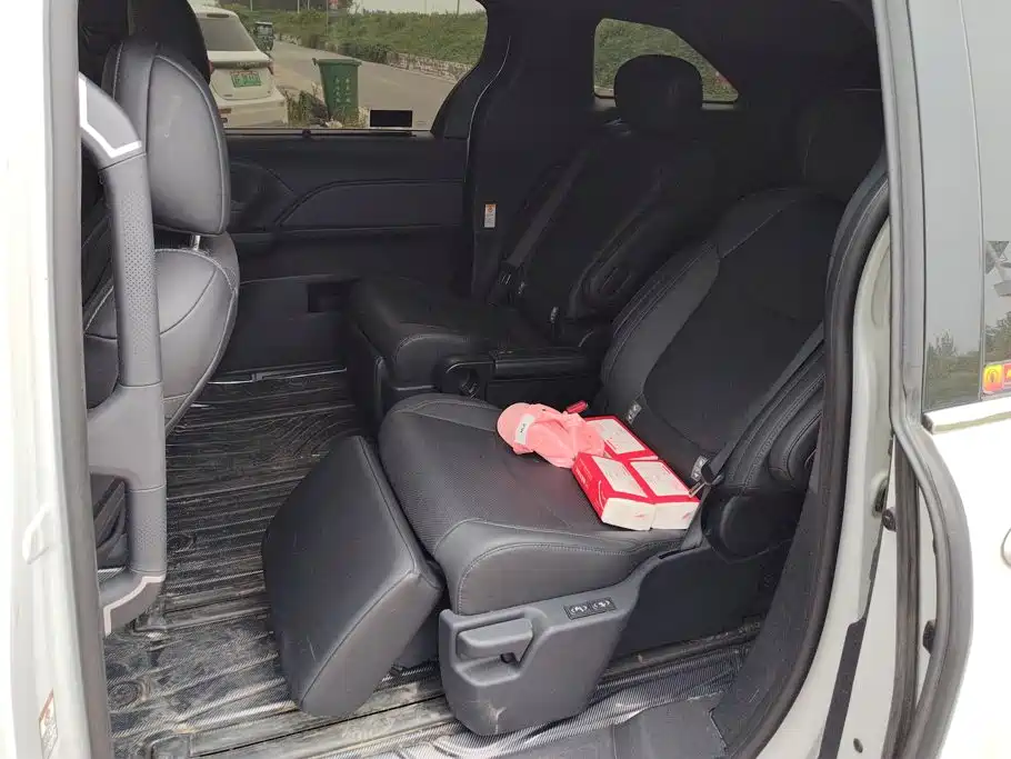 Toyota Sienna 2026 2026 2.5L Hybrid FWD Exclusive Premium Edition