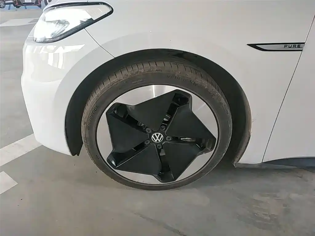 Volkswagen ID.3 2023 Pure Smart Edition фото 23