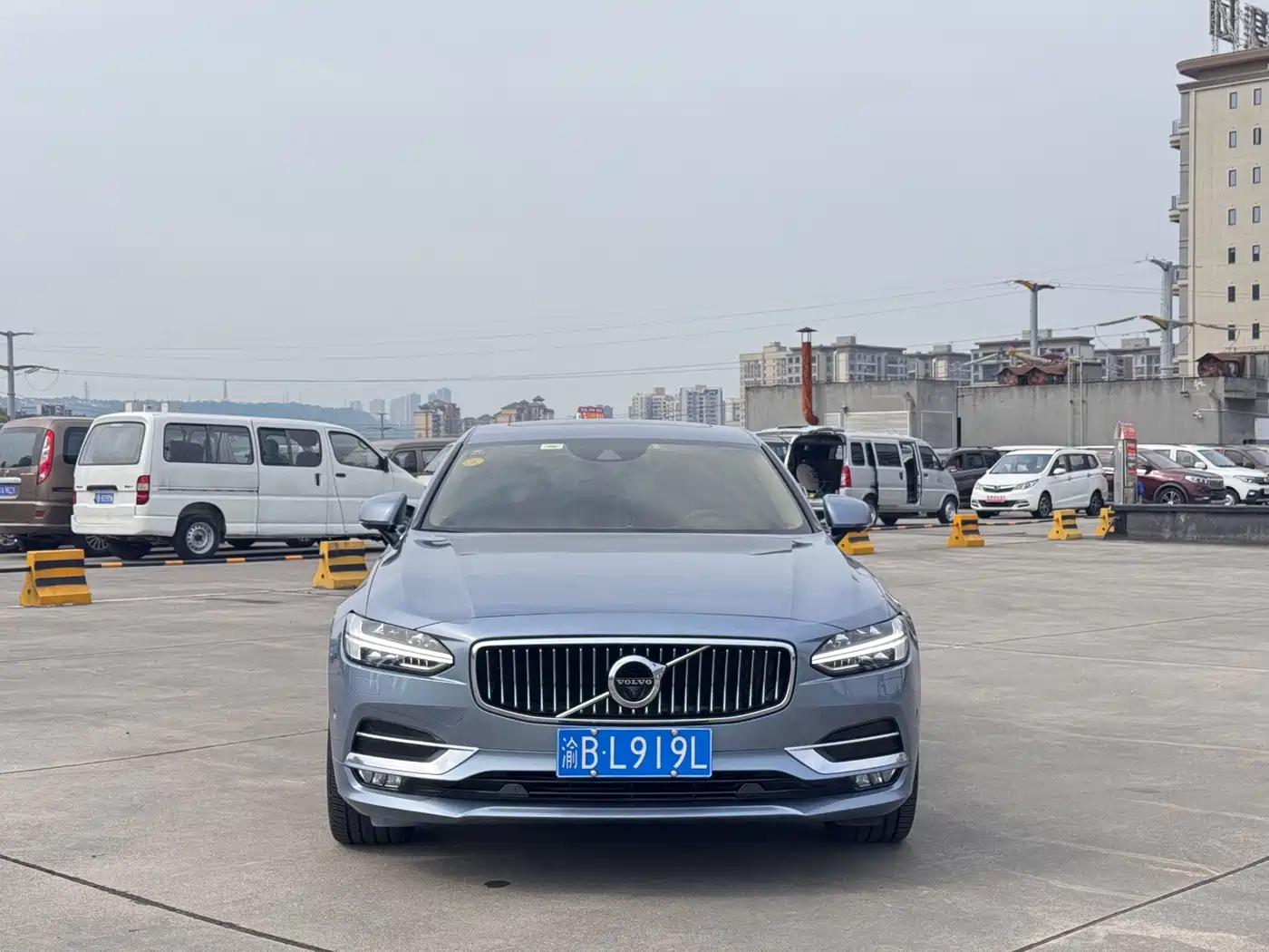 Фото 2 - Volvo S90
