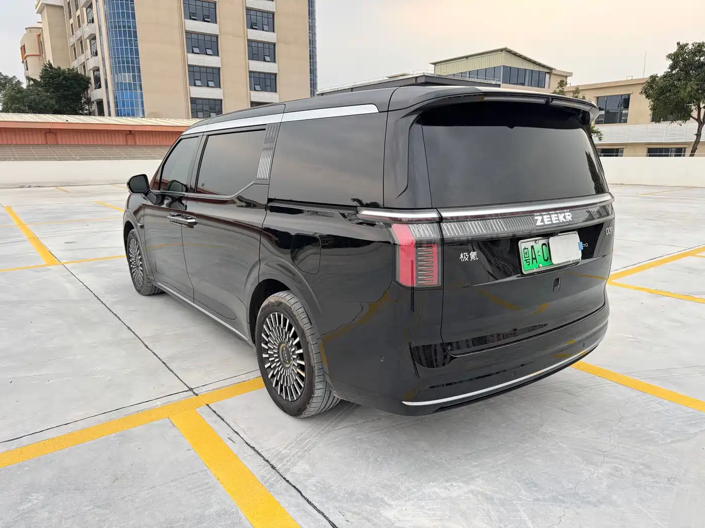 ZEEKR EXTREME KRYPTON 009