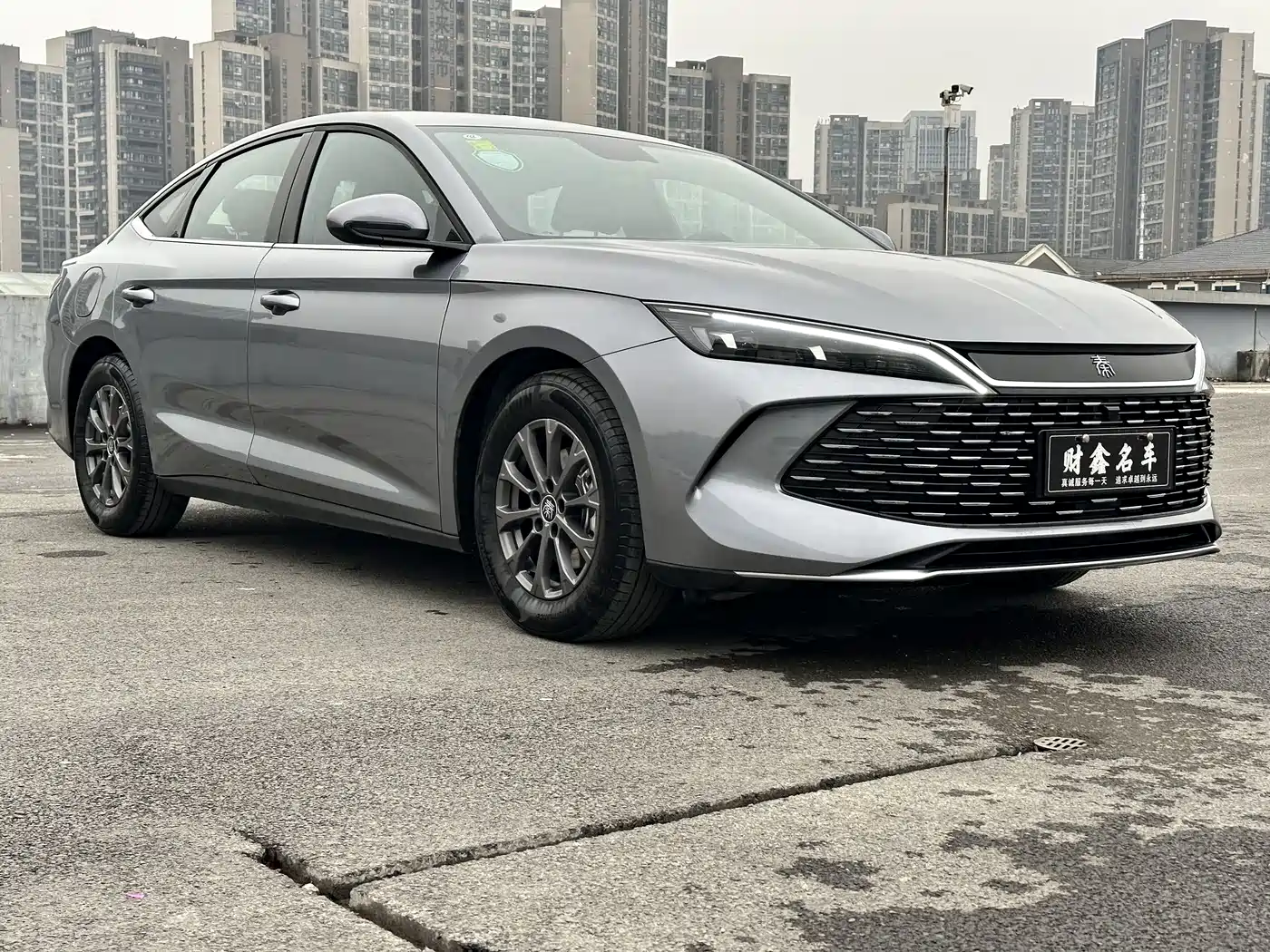 BYD Qin L 2024 DM-i 80KM Leading Edition фото 3