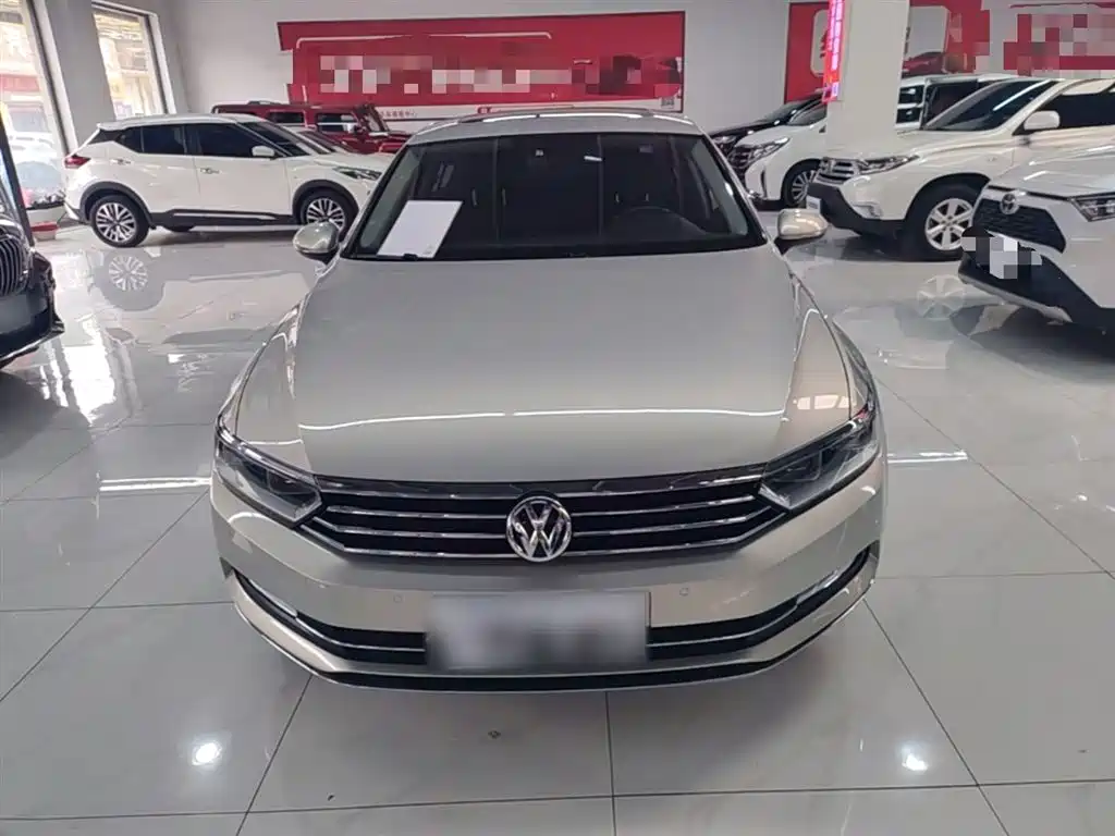 Volkswagen Magotan 2017 330TSI DSG Luxury фото 3