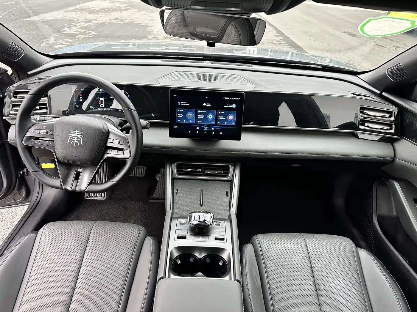 BYD Qin L 2024 DM-i 80KM Leading Edition фото 10