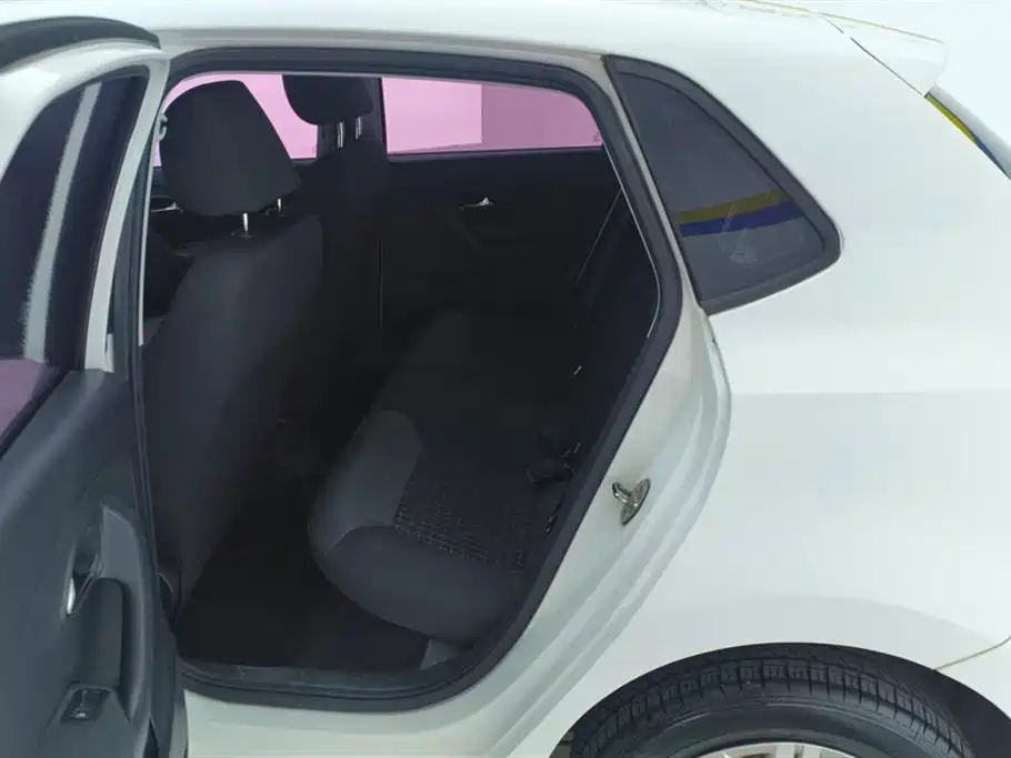 Volkswagen Polo 2016 1.6L Automatic Comfort фото 11