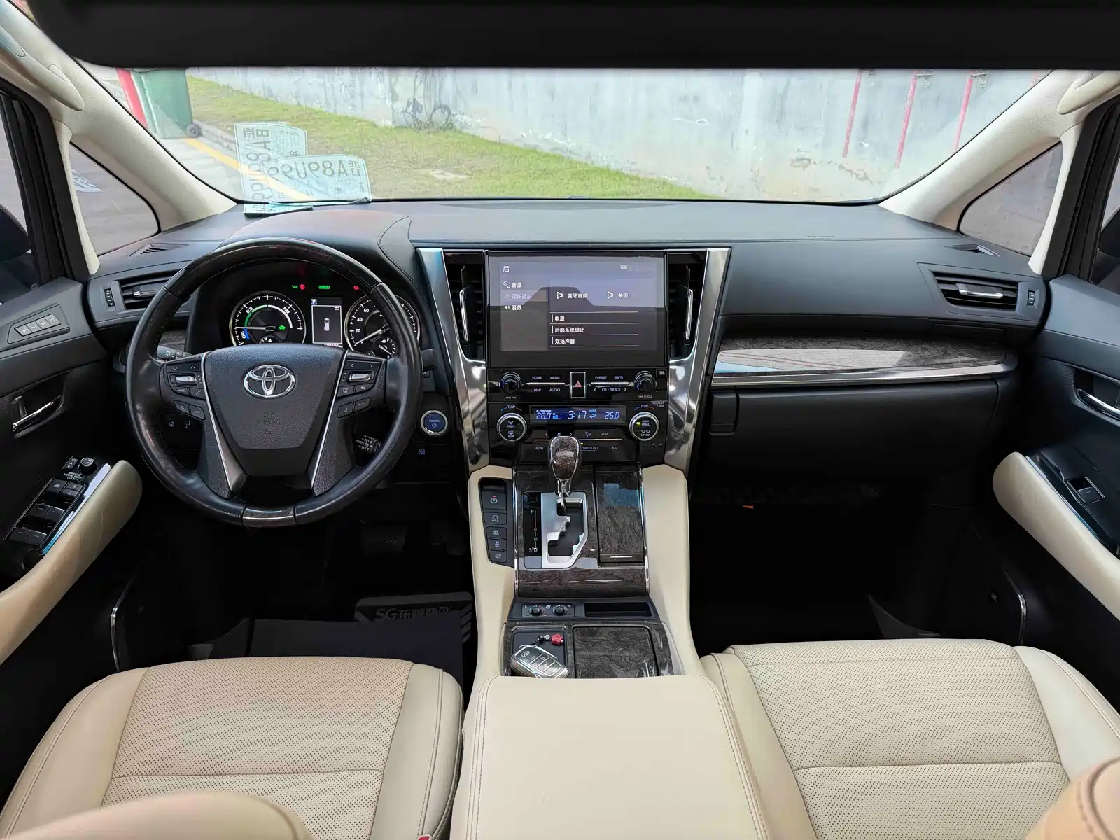 Фото 5 - Toyota Vellfire