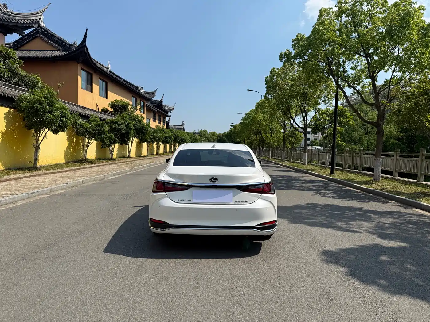 Lexus ES 2020 200 Luxury фото 6