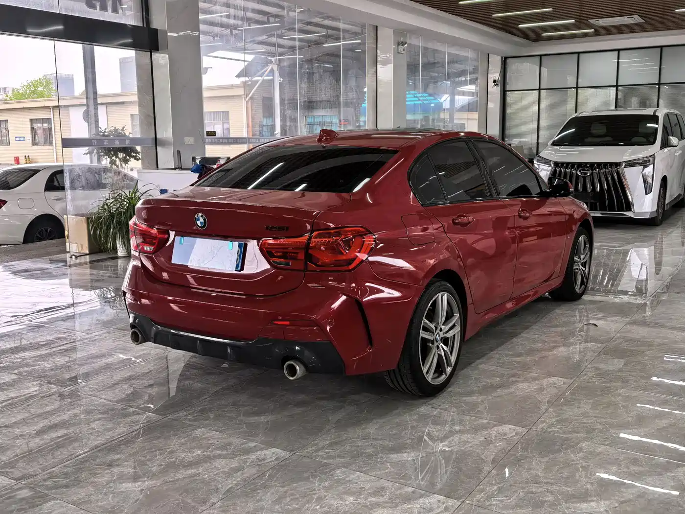 BMW 1 Series 2020 Model 125i Leading M Sport Package фото 3