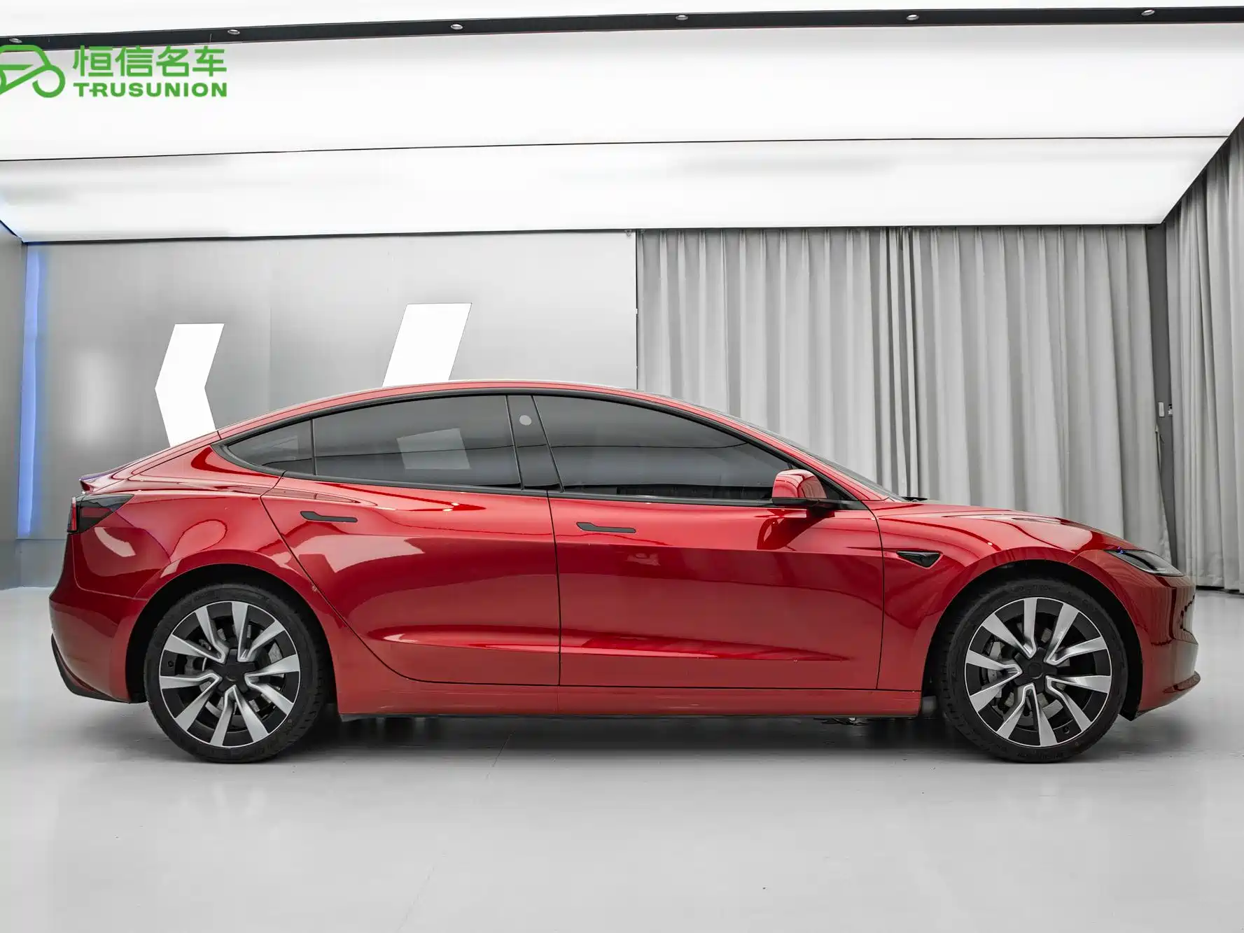 Фото 7 - Tesla Model 3