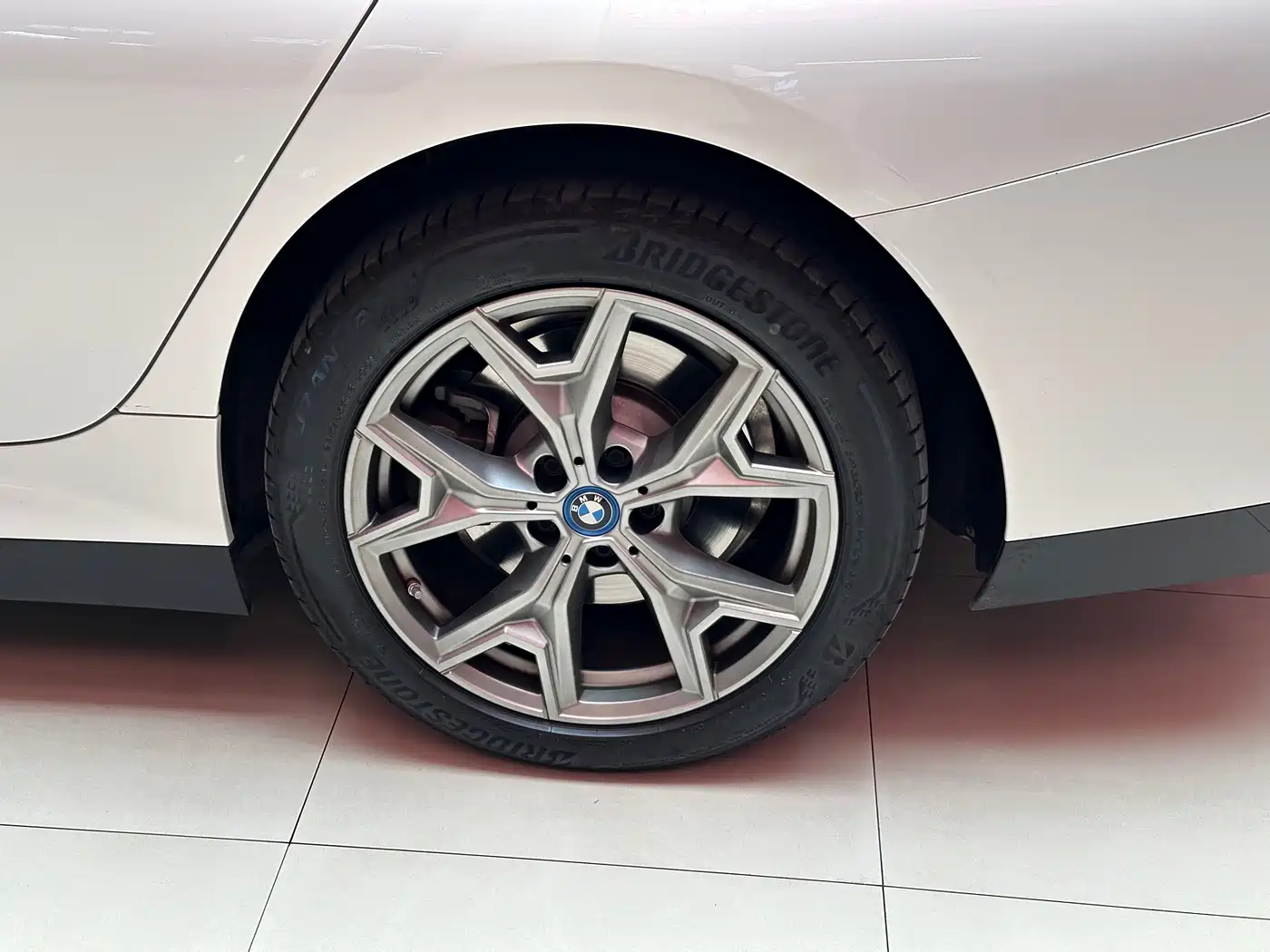 BMW i3 2024 eDrive 35 L фото 12