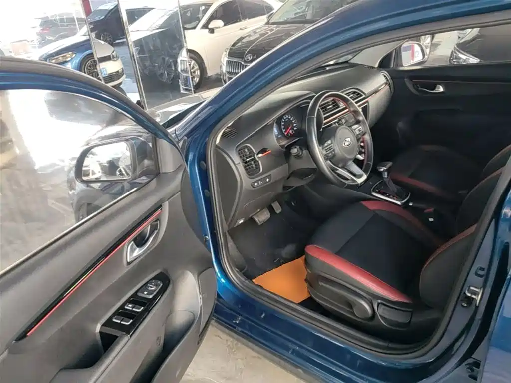 Kia KX CROSS 2018 1.6L Automatic Smart Sunroof Edition фото 16