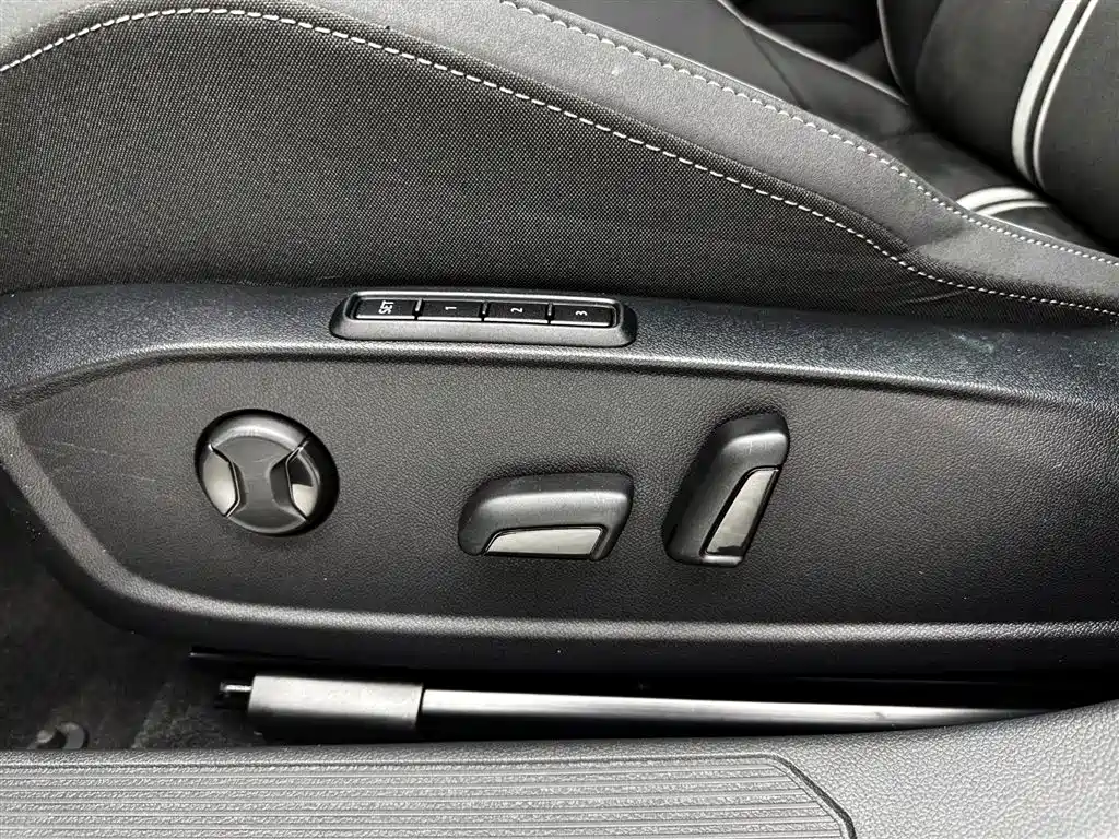 Volkswagen Golf 2021 280TSI DSG R-Line фото 18