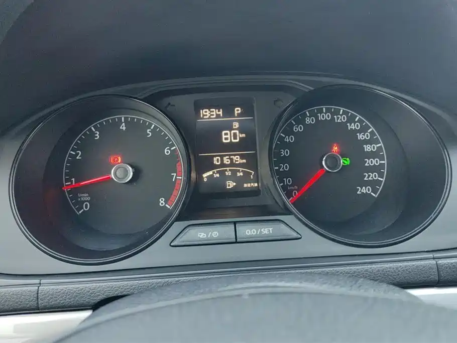 Volkswagen Lavida Tour 2017 1.6L Automatic Trend Edition фото 14