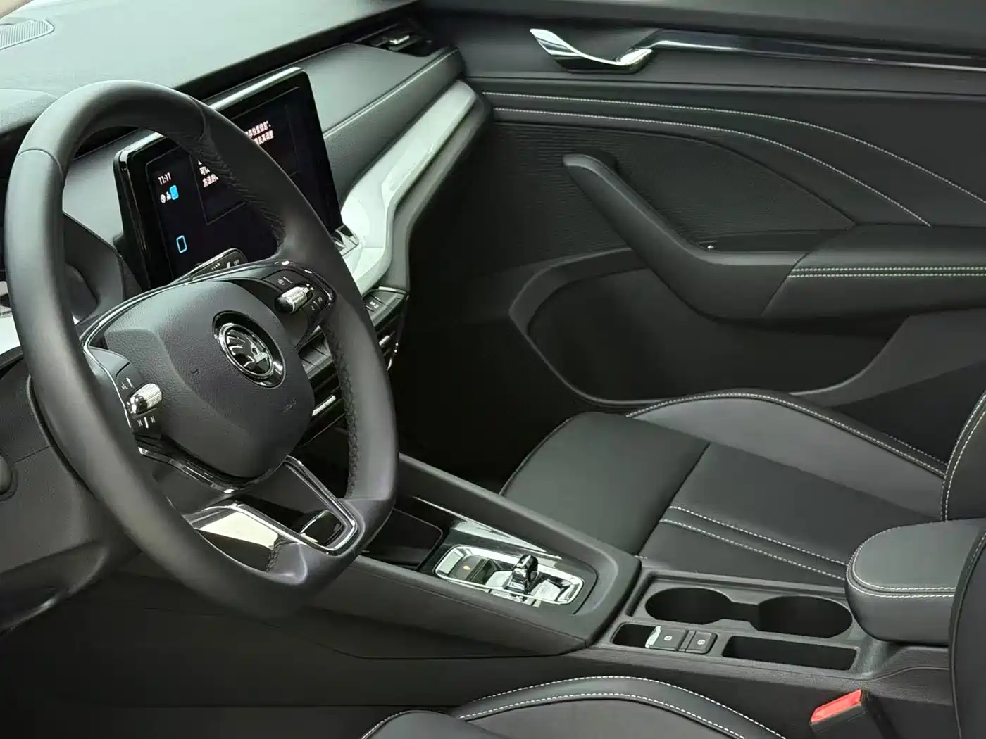 Škoda Octavia 2023 Facelift PRO TSI280 Premium Edition фото 9