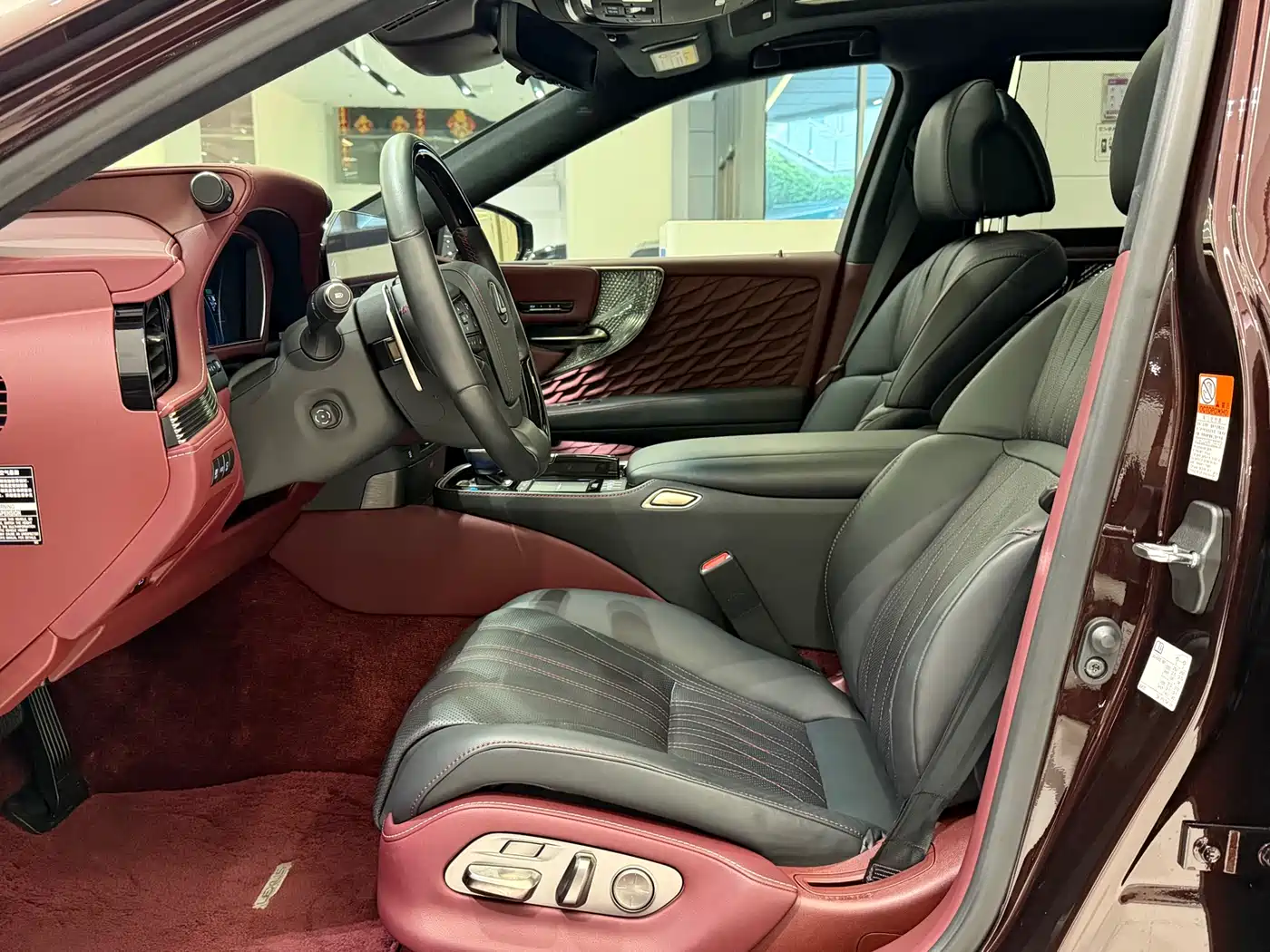 Lexus LS 2021 500h Executive Edition фото 8