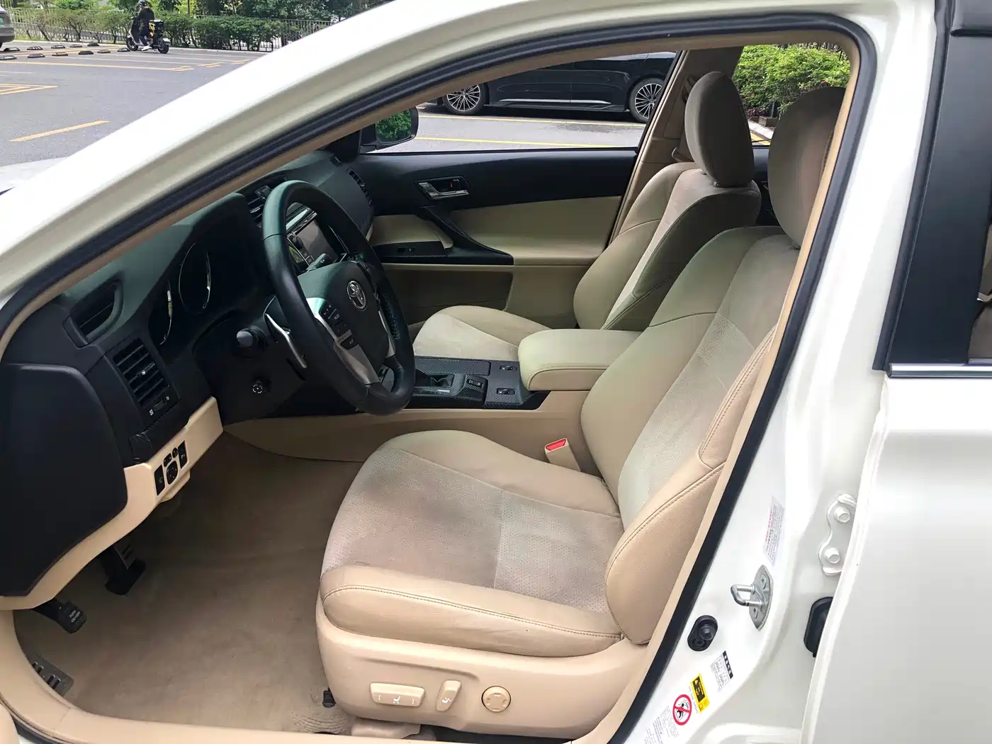 Toyota Reiz 2010 3.0V Style Flagship Navigation Edition фото 8