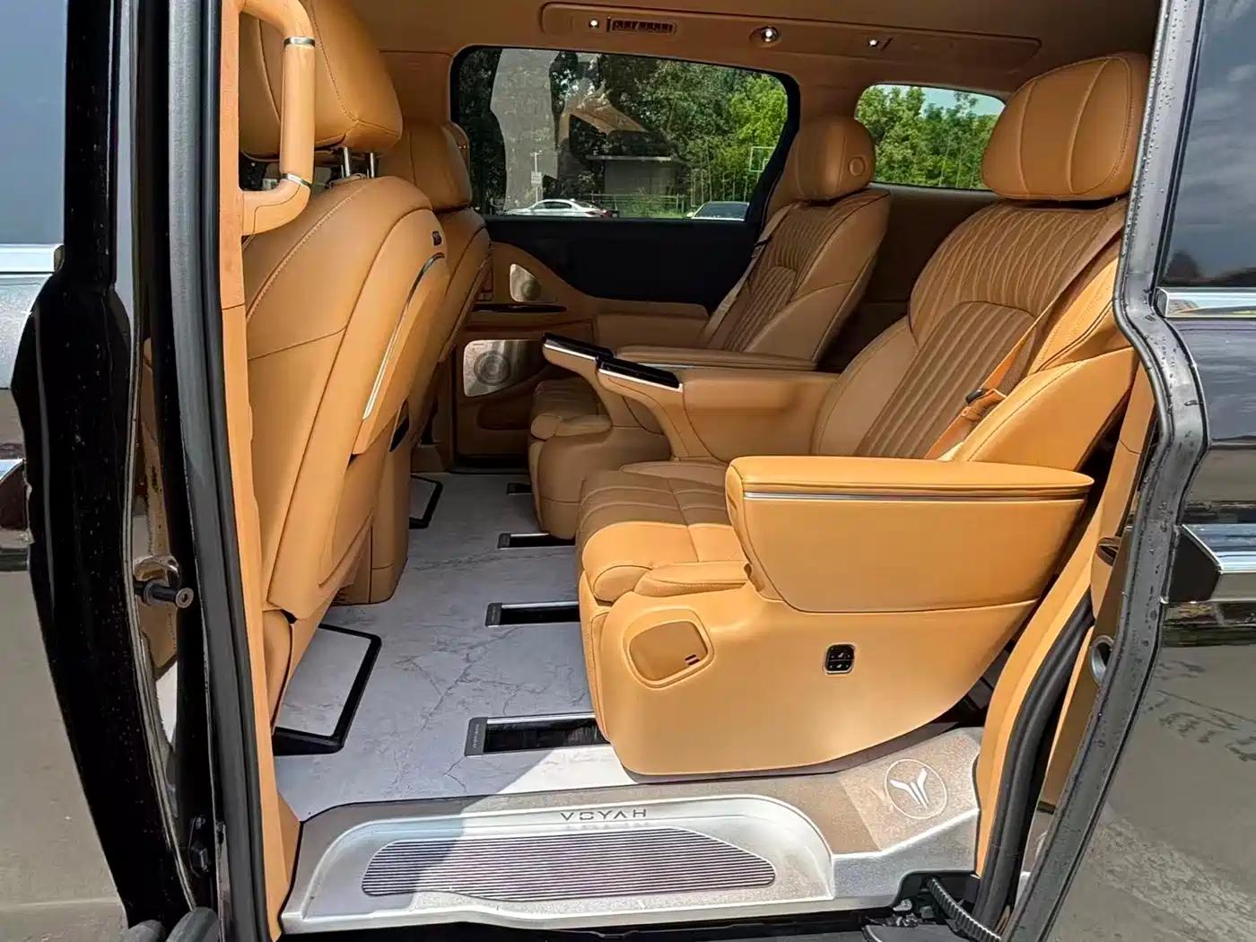 Voyah Auto Voyah Dreamer 2025 PHEV AWD Flagship Kunpeng Edition фото 5