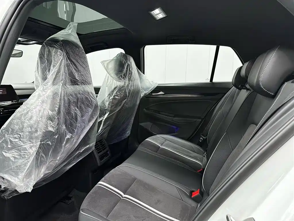 Volkswagen Golf 2023 Facelift 280TSI DSG R-Line Lite фото 14