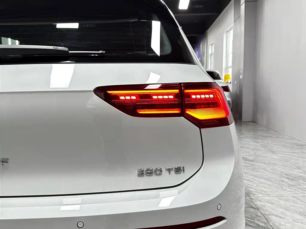 Volkswagen Golf 2023 Facelift 280TSI DSG R-Line Lite фото 8