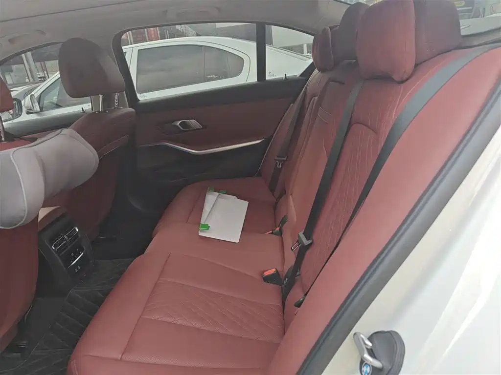 BMW 3 Series 2025 325Li M Sport Package фото 13
