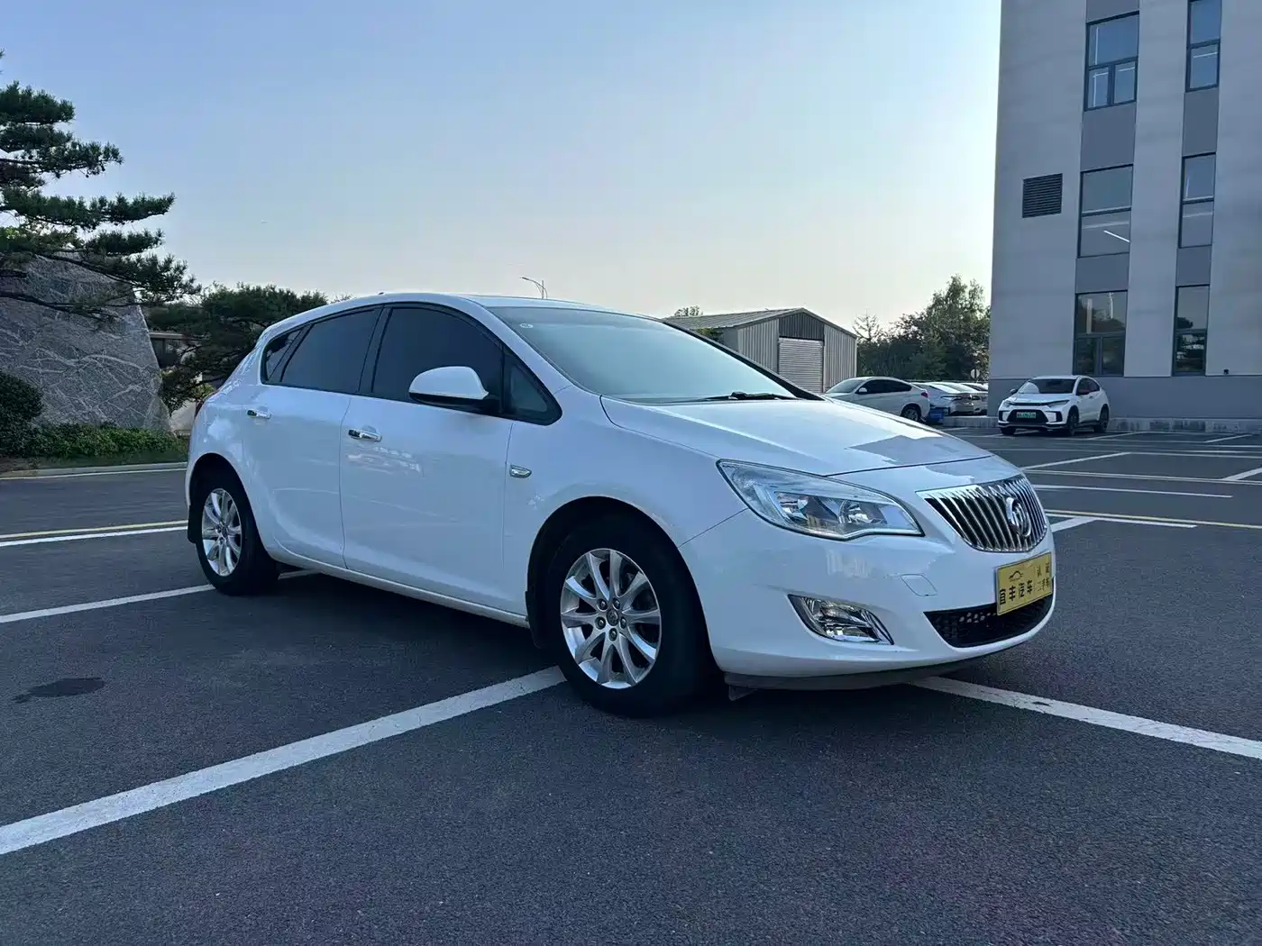 Photo 3 - Buick Excelle