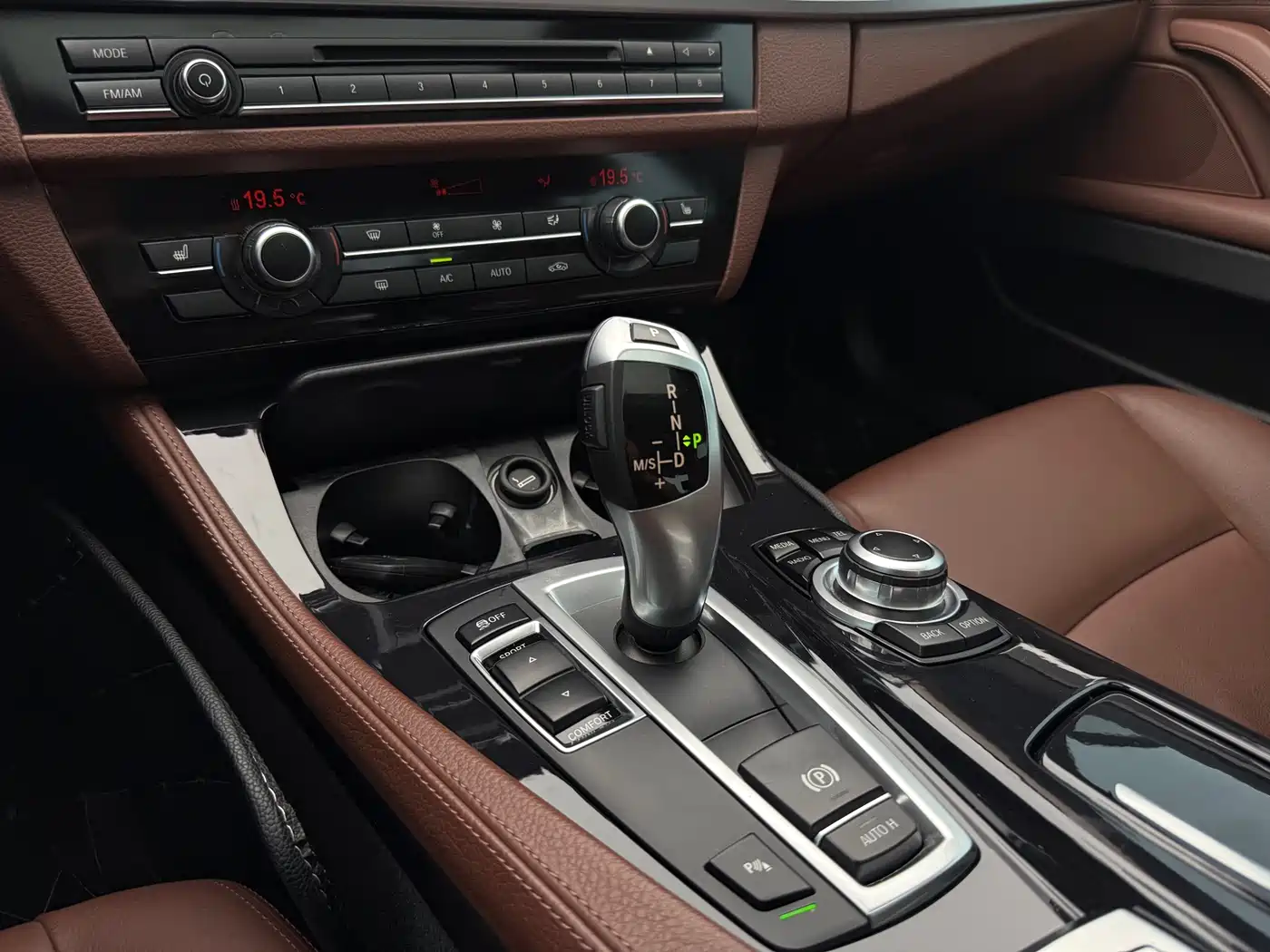 BMW 5 Series 2017 520Li Classic Edition фото 12