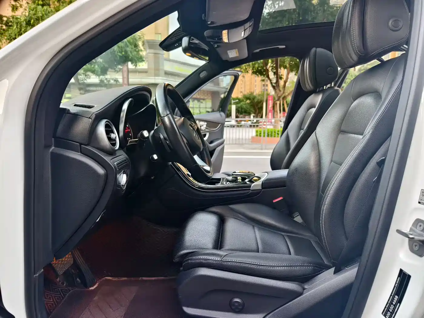 Mercedes-Benz GLC 2018 Facelift GLC 260 4MATIC Dynamic фото 13