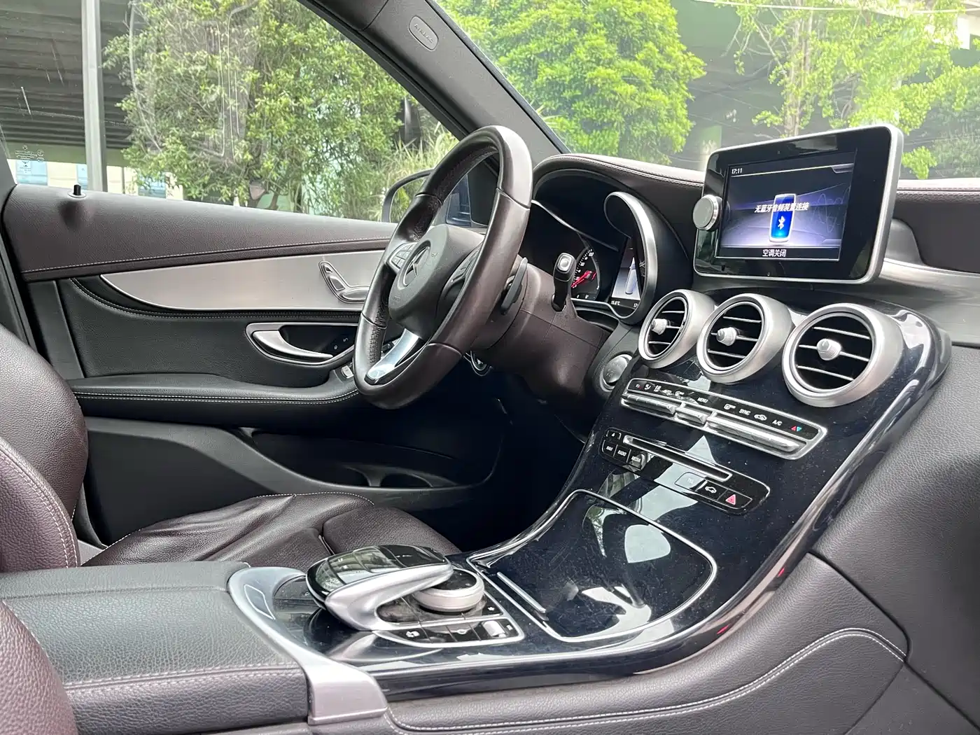 Mercedes-Benz GLC 2018 Facelift GLC 200 4MATIC фото 16