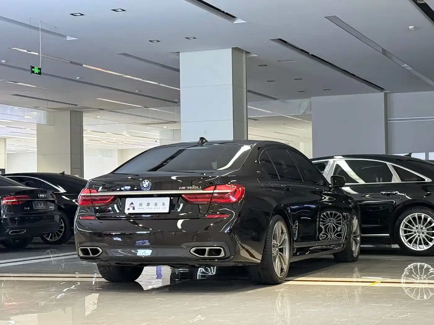 BMW 7 Series 2018 M760Li xDrive фото 19