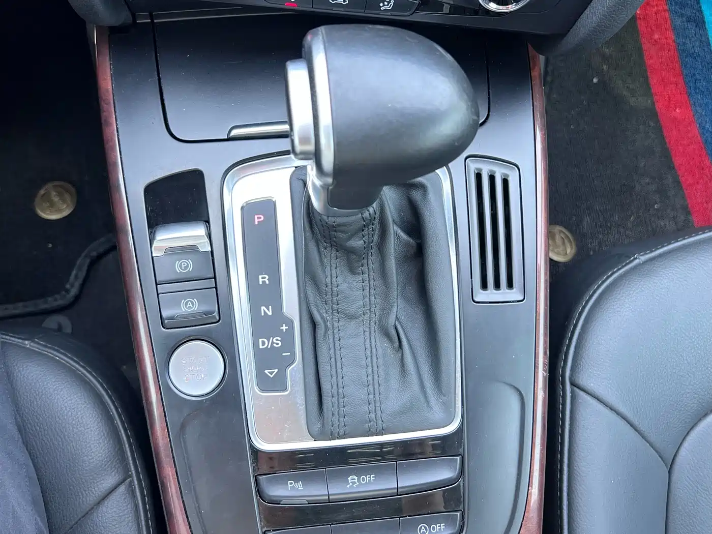 Audi A4L 2016 35 TFSI Collector's Edition S line Comfort фото 8