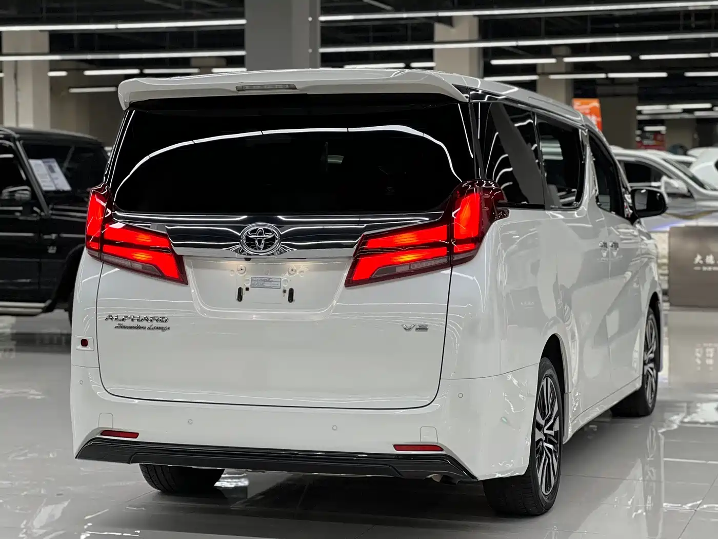 Toyota Alphard 2018 Facelift 3.5L Premium Edition фото 4