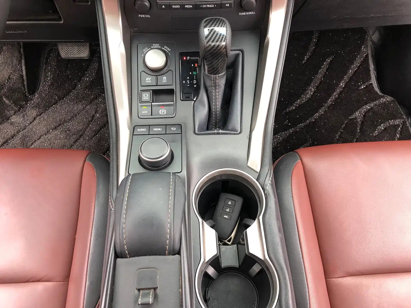 Lexus NX 2015 300h AWD F SPORT фото 11