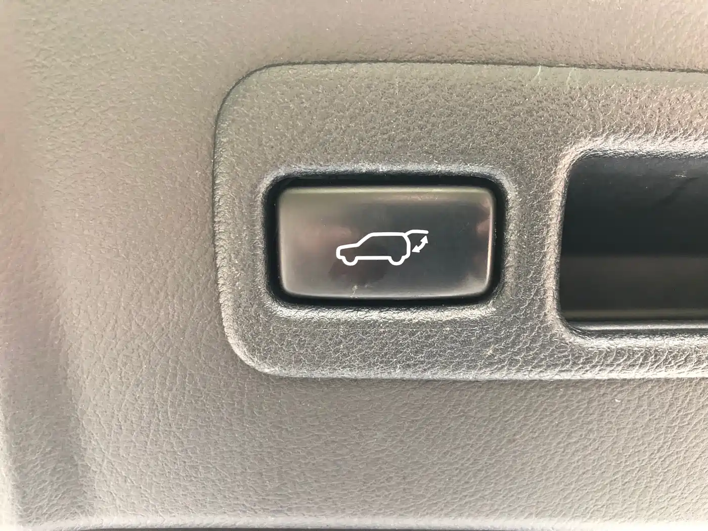 Lexus NX 2015 300h AWD F SPORT фото 19