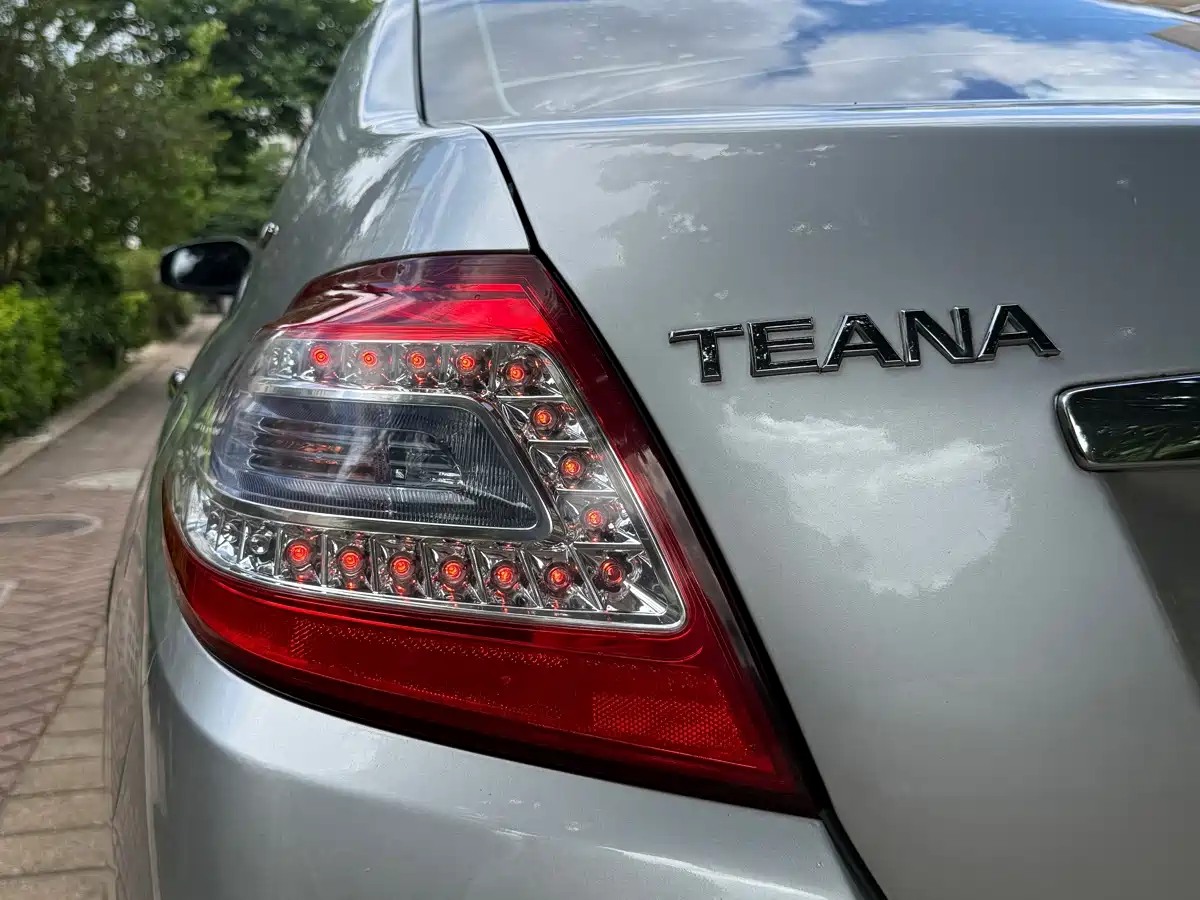 Фото 10 - Nissan Teana