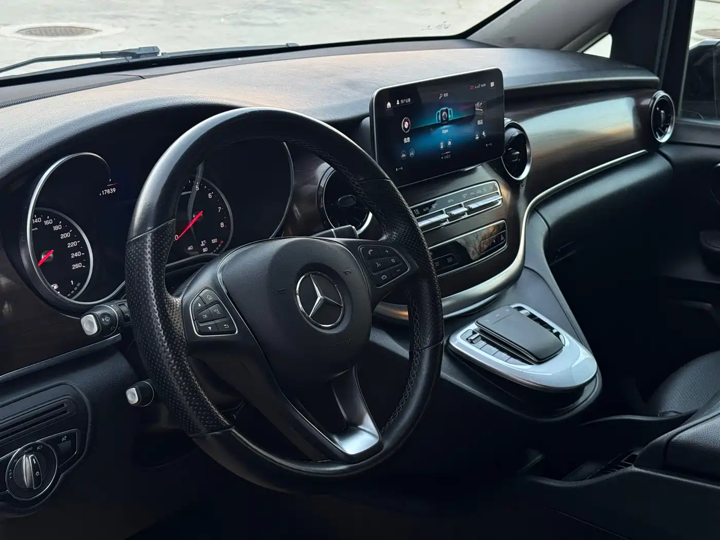 Mercedes-Benz V-Class 2021 V 260 Pilot Edition фото 16