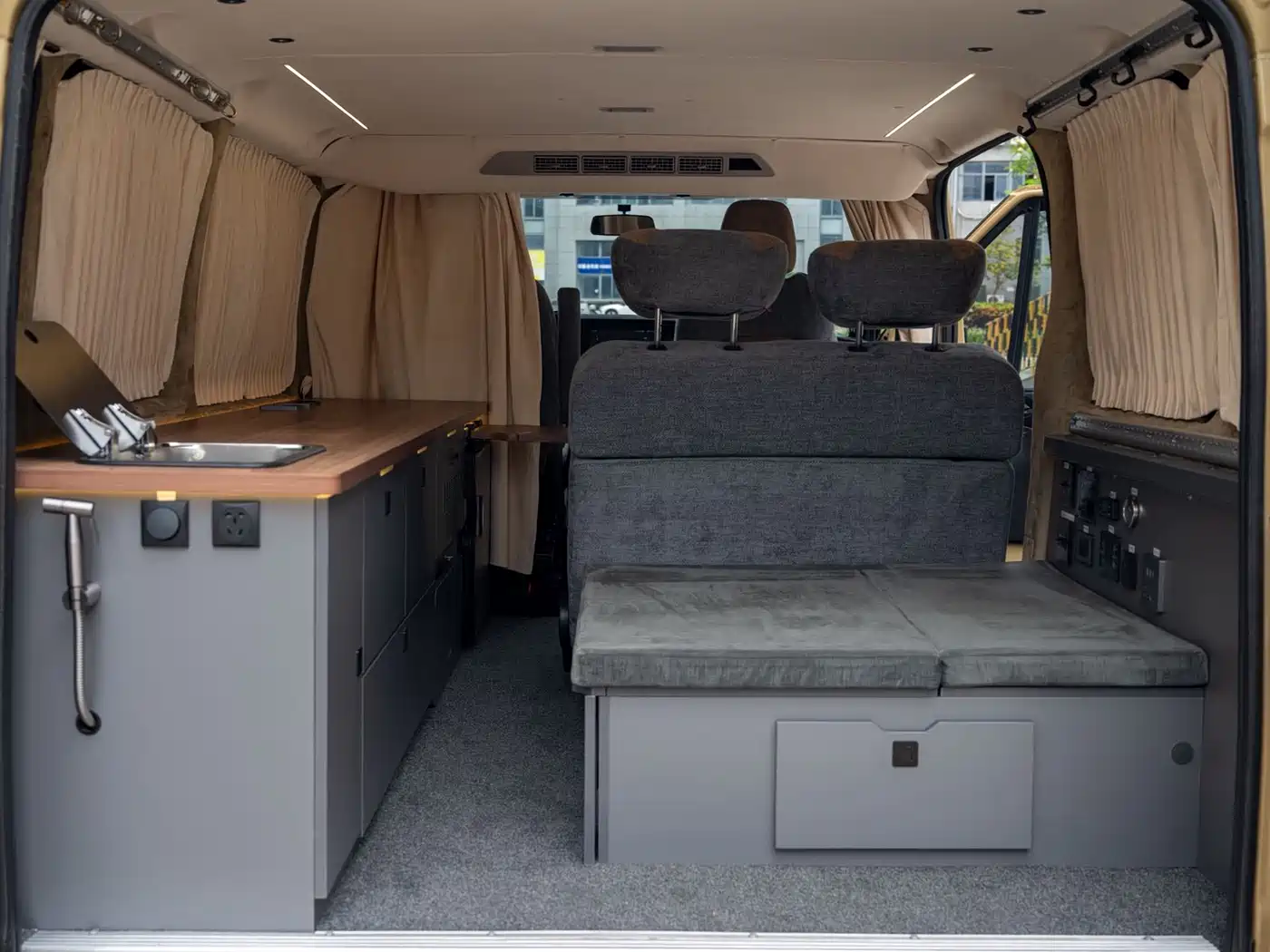 Jiangling JMC Fushun 2024 Commercial Operation Modified Vehicle 2.0T Auto Business Comfort 10-Seater фото 20