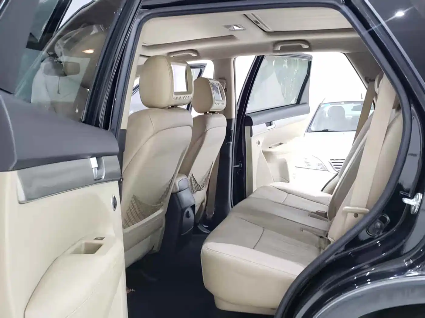 Photo 7 - Kia Sorento