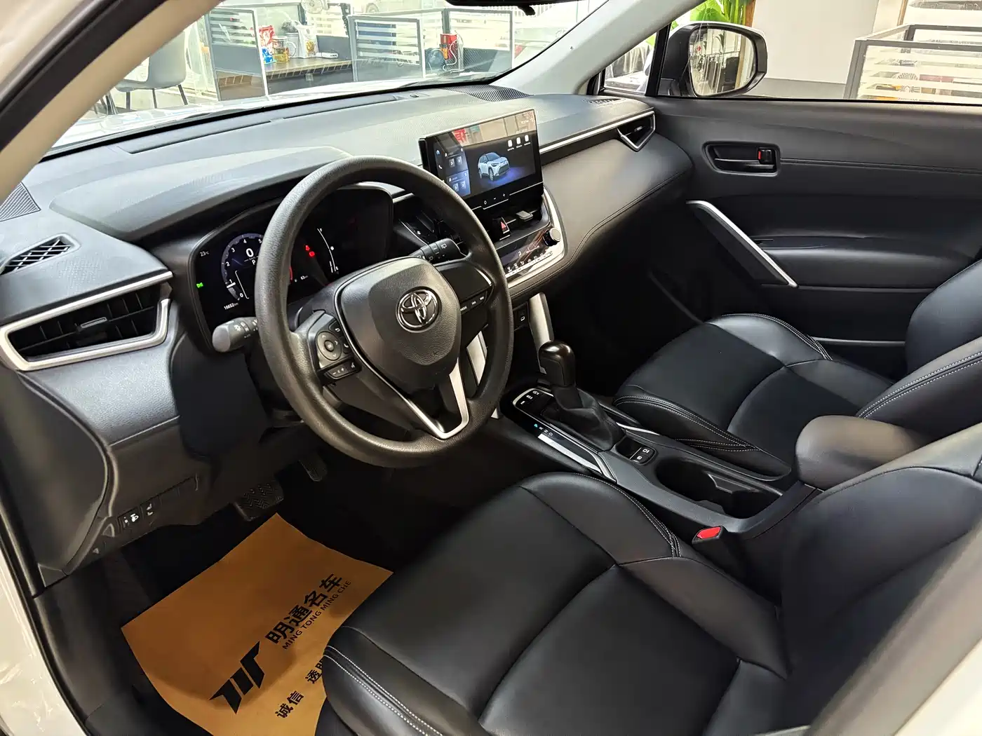 Toyota Frontlander 2023 2.0L CVT Elite Edition фото 7